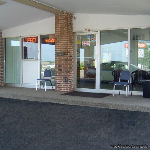Relax Inn St. Robert Exterior foto